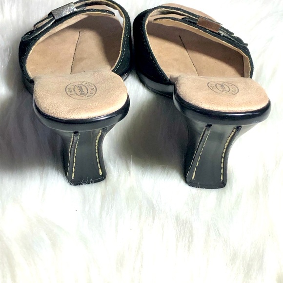 Dr. Scholl’s Wedge Leather Sandals - Picture 7 of 9